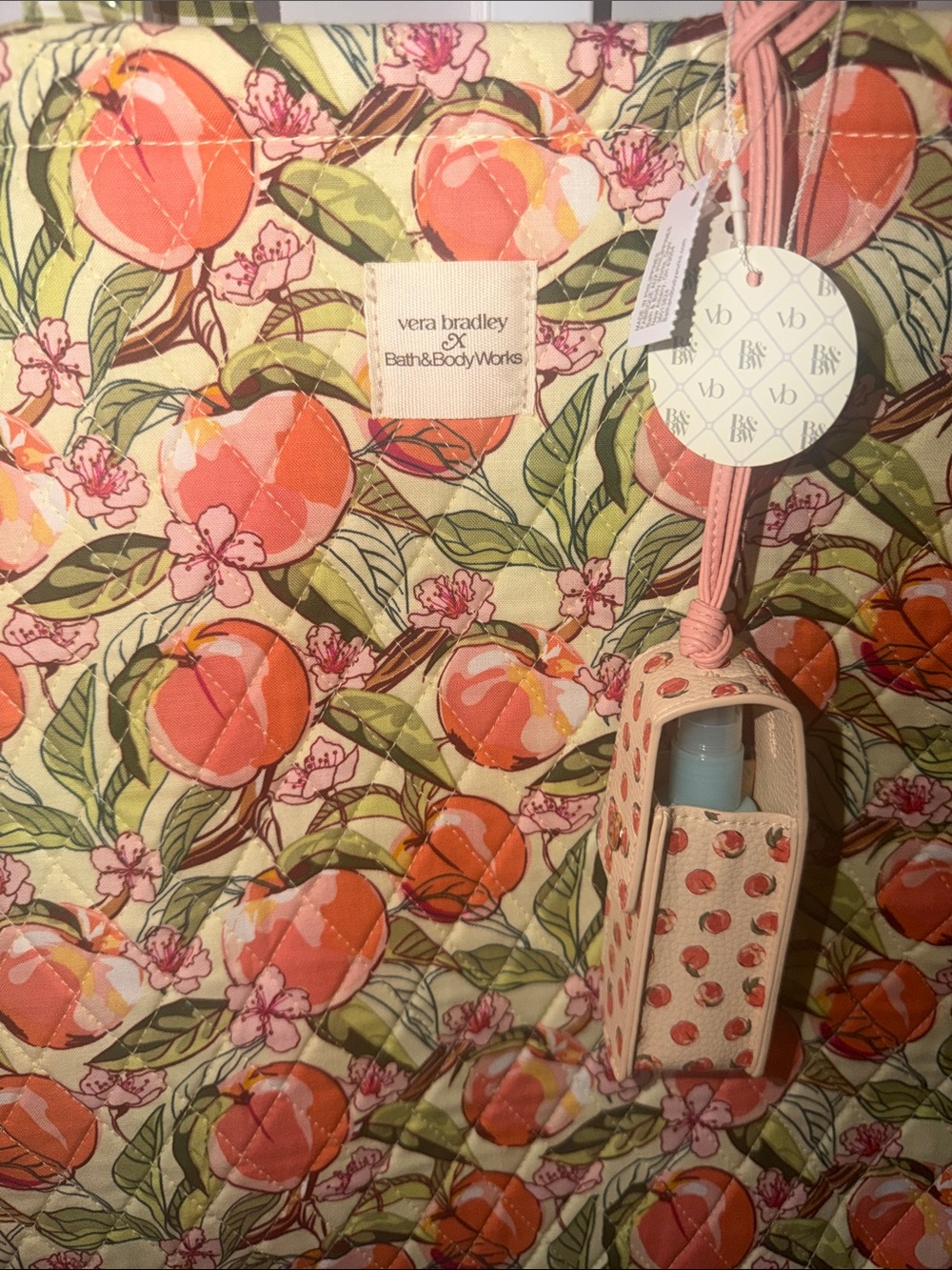 NWT Vera Bradley Peach Blossom Quilted Tote in Peach, Green, Pink - Picture 4 of 7